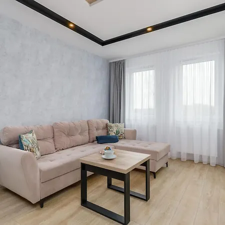 Cozy With Balcony Close To The By Renters Kołobrzeg