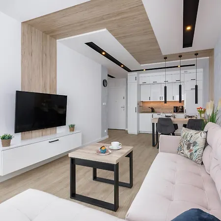 Cozy With Balcony Close To The By Renters Apartamento *