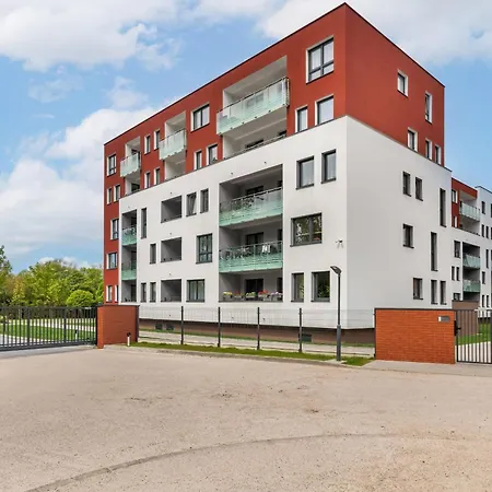 Cozy With Balcony Close To The By Renters * Kołobrzeg